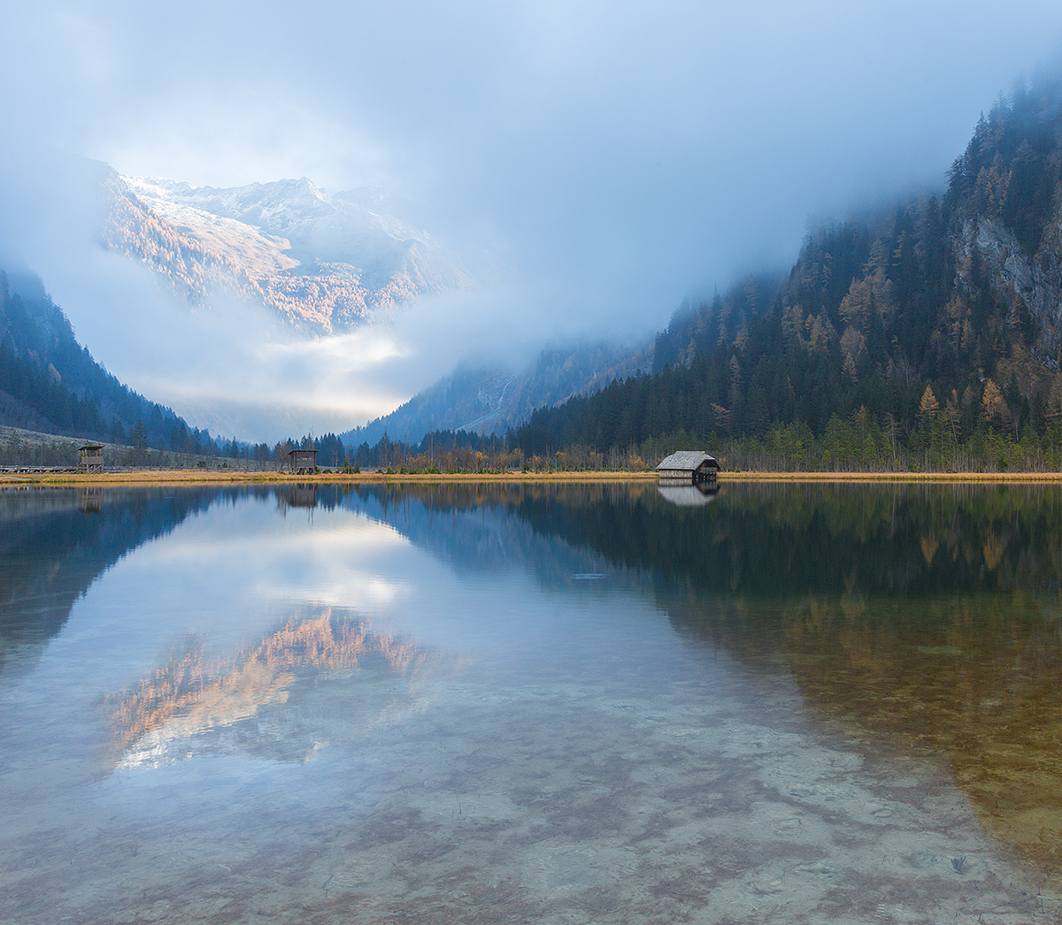 The lake between the mountains