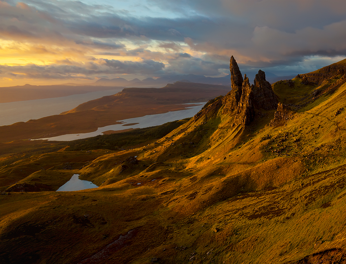 Sunrise in the kingdom of trolls
