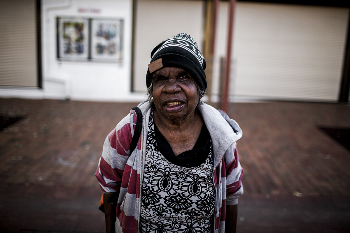 Alice Springs. Bahana, 57.