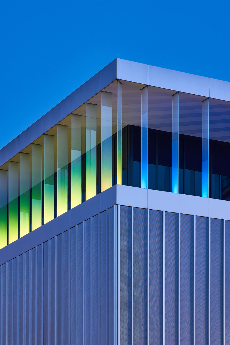 Colors on the roof