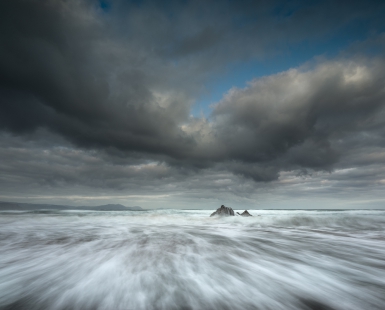 Sea, our only hope (Lights & Shadows series)