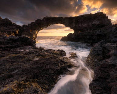 Volcanic arch