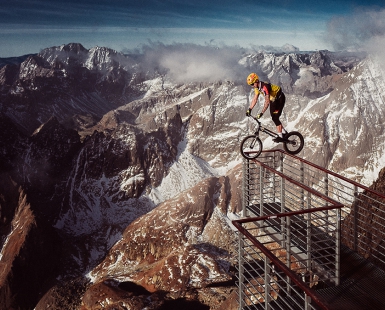 Extreme Trial