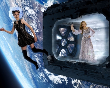 Models in Space: Paris, we have a Problem!