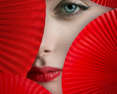 Red fan