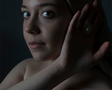Girl with a pearl